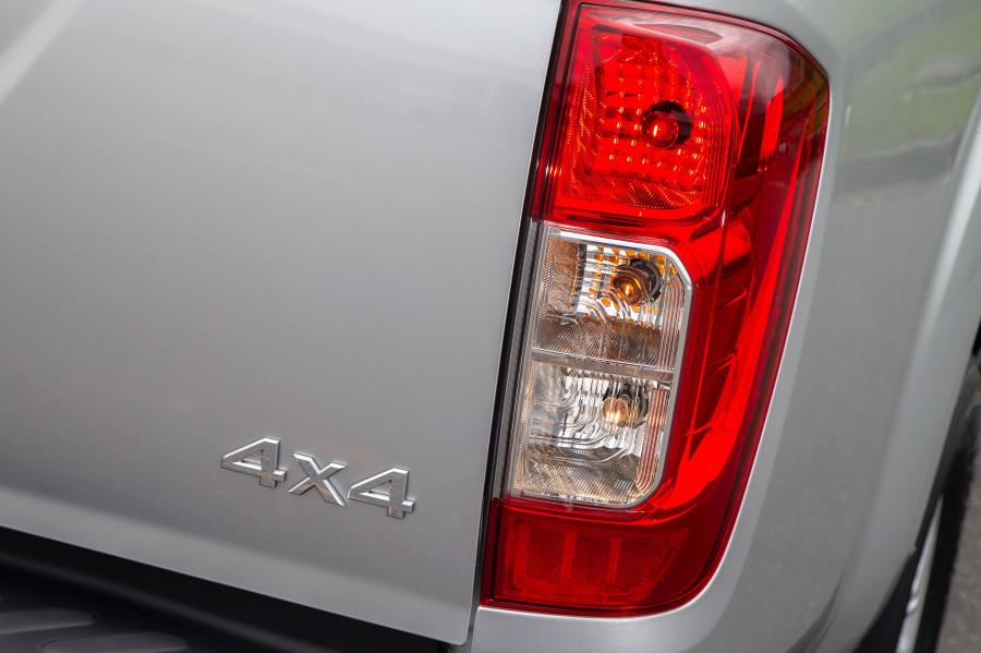 Детали экстерьера Nissan Frontier S Double Cab (D23) 2019 года  (LA) (фото 2 из 8)